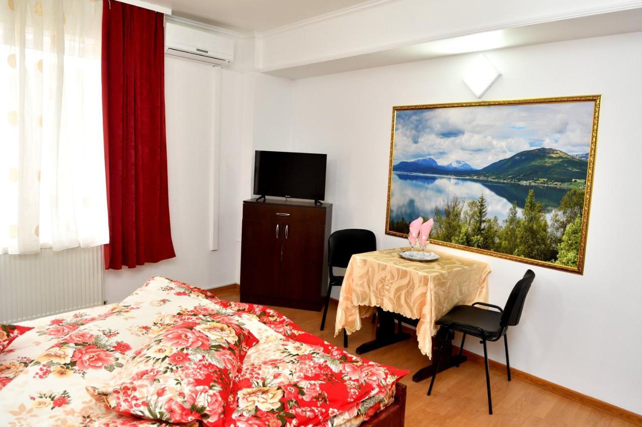 Caransebeş Casa Simescu Iホステル エクステリア 写真