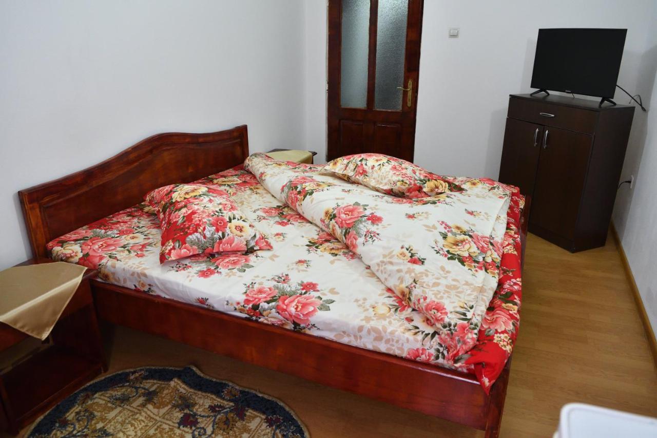 Caransebeş Casa Simescu Iホステル エクステリア 写真